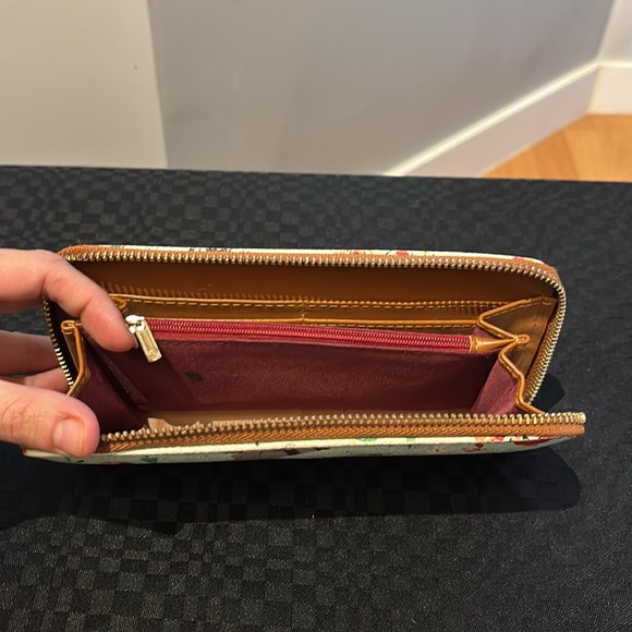 Nice wallet - Picture 3 of 4